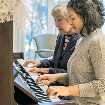 piano teacher 